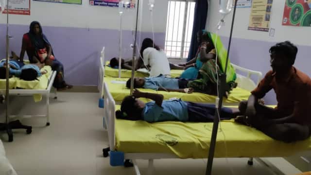 बिहार में मिड डे मील खाकर 30 से अधिक बच्चे बीमार, उल्टी होने के बाद बिगड़ी हालत; ग्रामीण बोले- सड़ा चावल खिलाते हैं शिक्षक